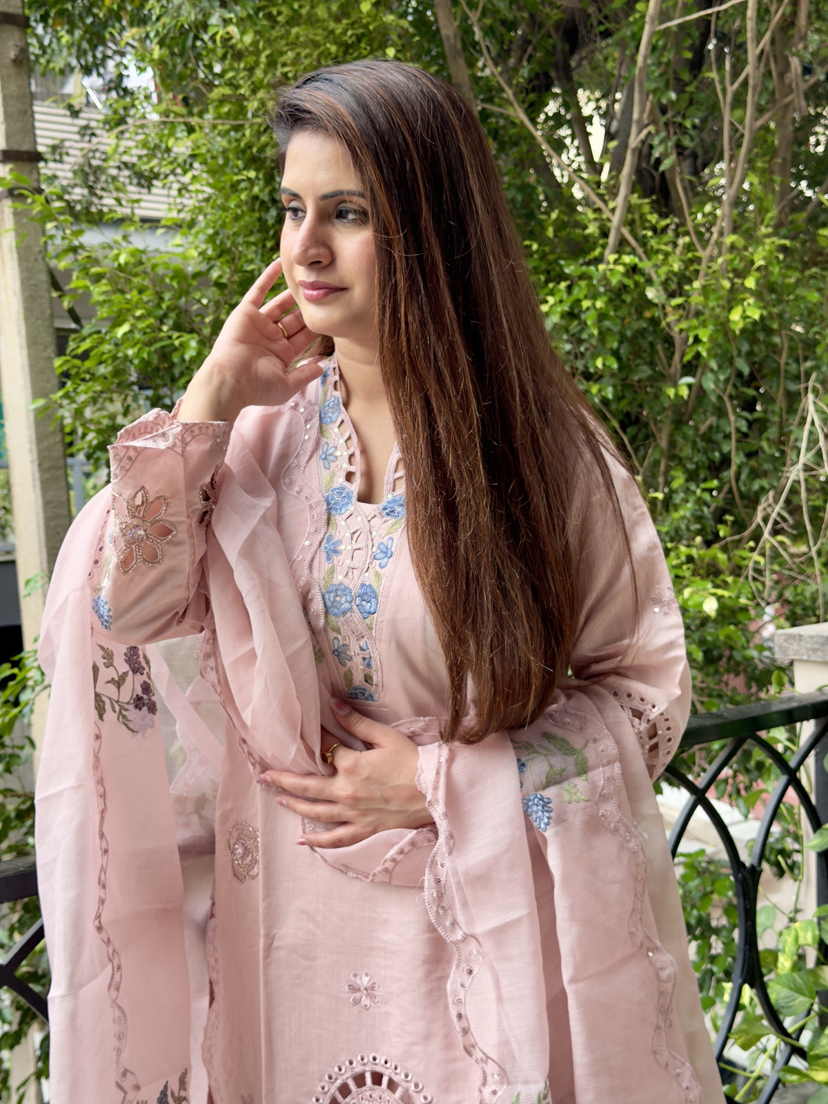 Blush Rose Noor
