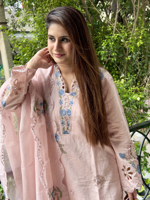 Blush Rose Noor